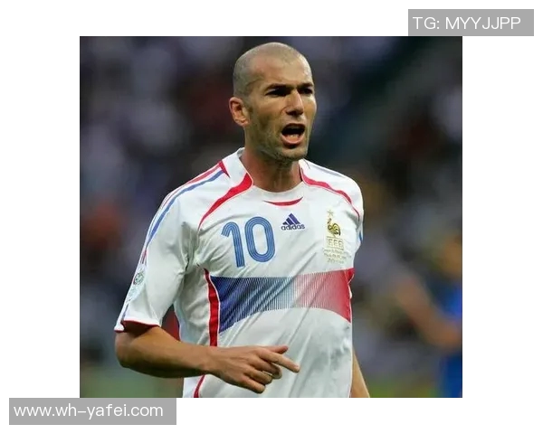 2000年足球巨星风云：从齐达内到罗纳尔多的辉煌岁月